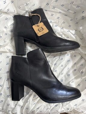 Born Black Leather Ankle Booties with Block Heel #323